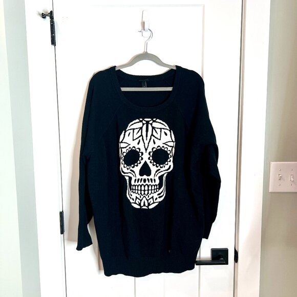 Torrid Black Crew Neck Sugar Skull Novelty Goth Grunge Long Sleeve Size 3X - Picture 4 of 8